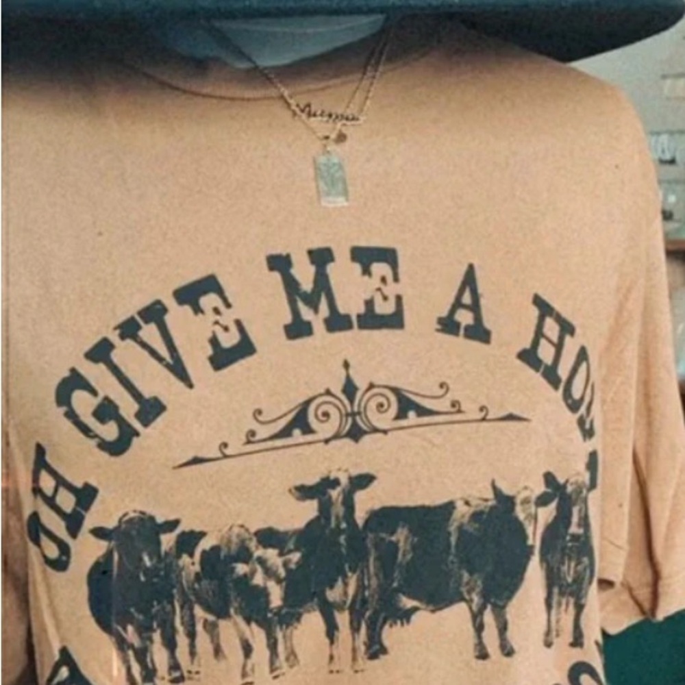 Yellowstone Home Brown Graphic Tee with Western Print
Bin A - Picture 2 of 9